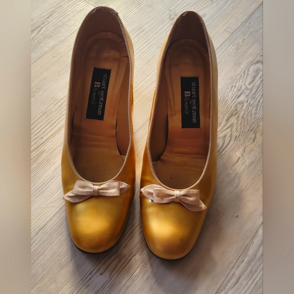 Gorgeous vintage Brown's golden yellow shoes